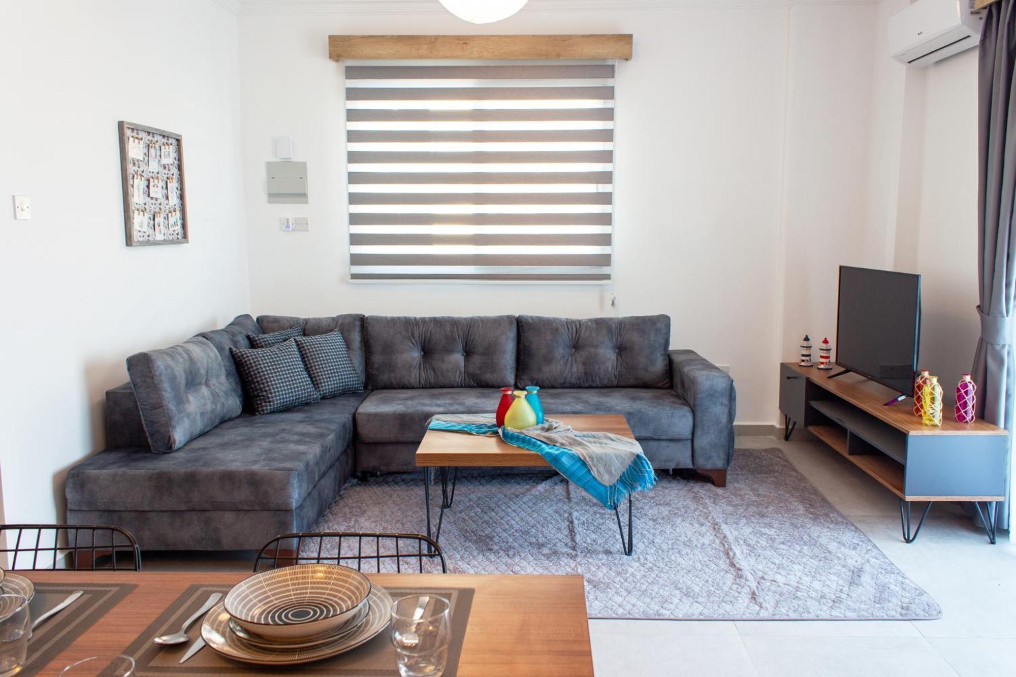 Long Beach Rental Apartments Trikomo Экстерьер фото