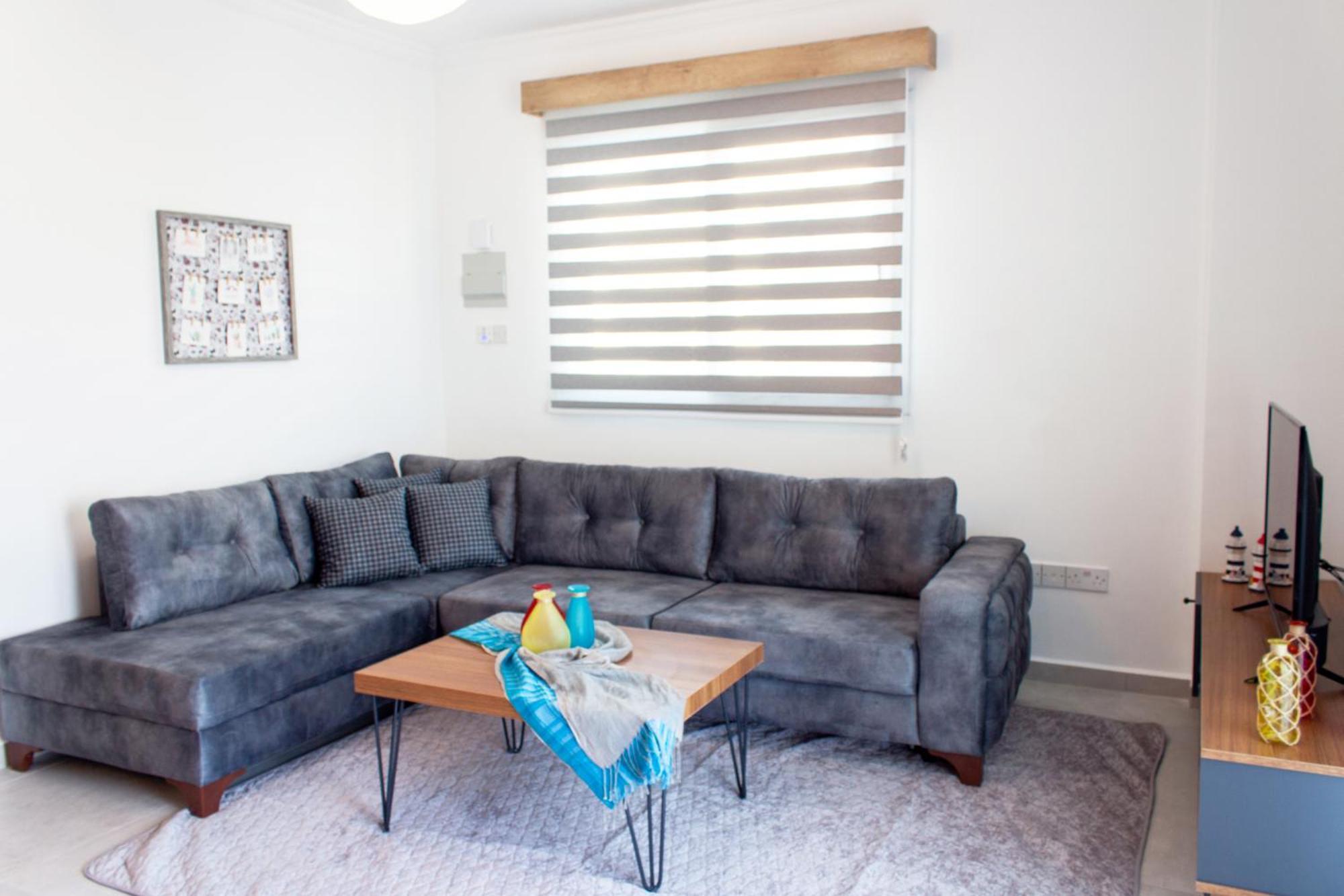 Long Beach Rental Apartments Trikomo Экстерьер фото