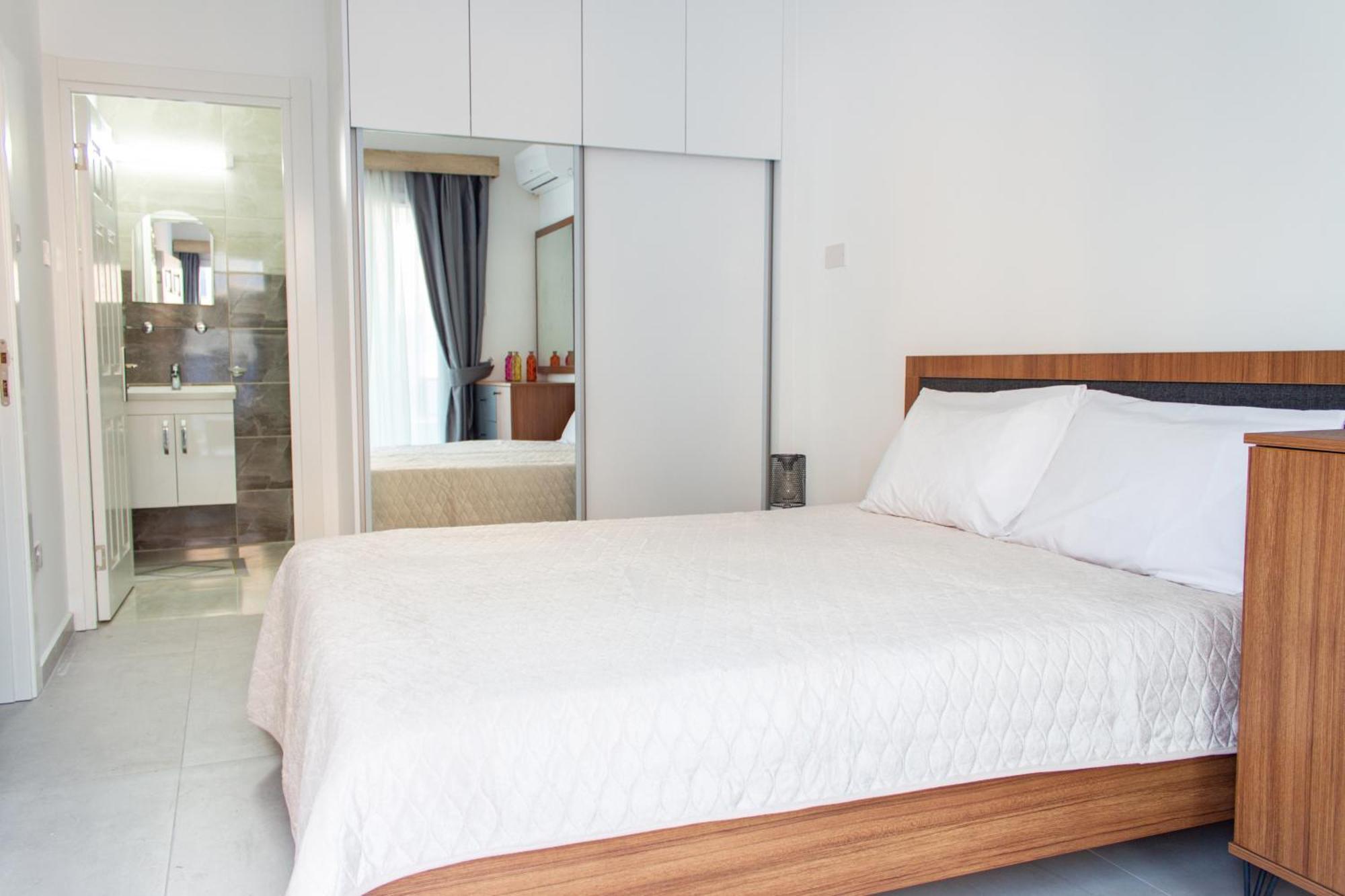 Long Beach Rental Apartments Trikomo Экстерьер фото