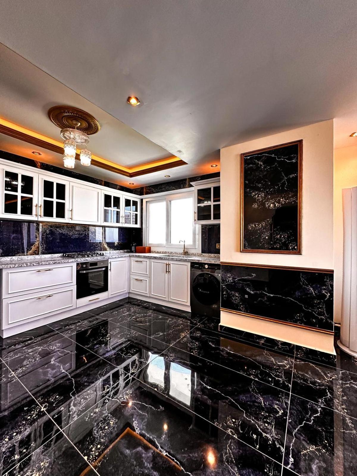 Long Beach Rental Apartments Trikomo Экстерьер фото