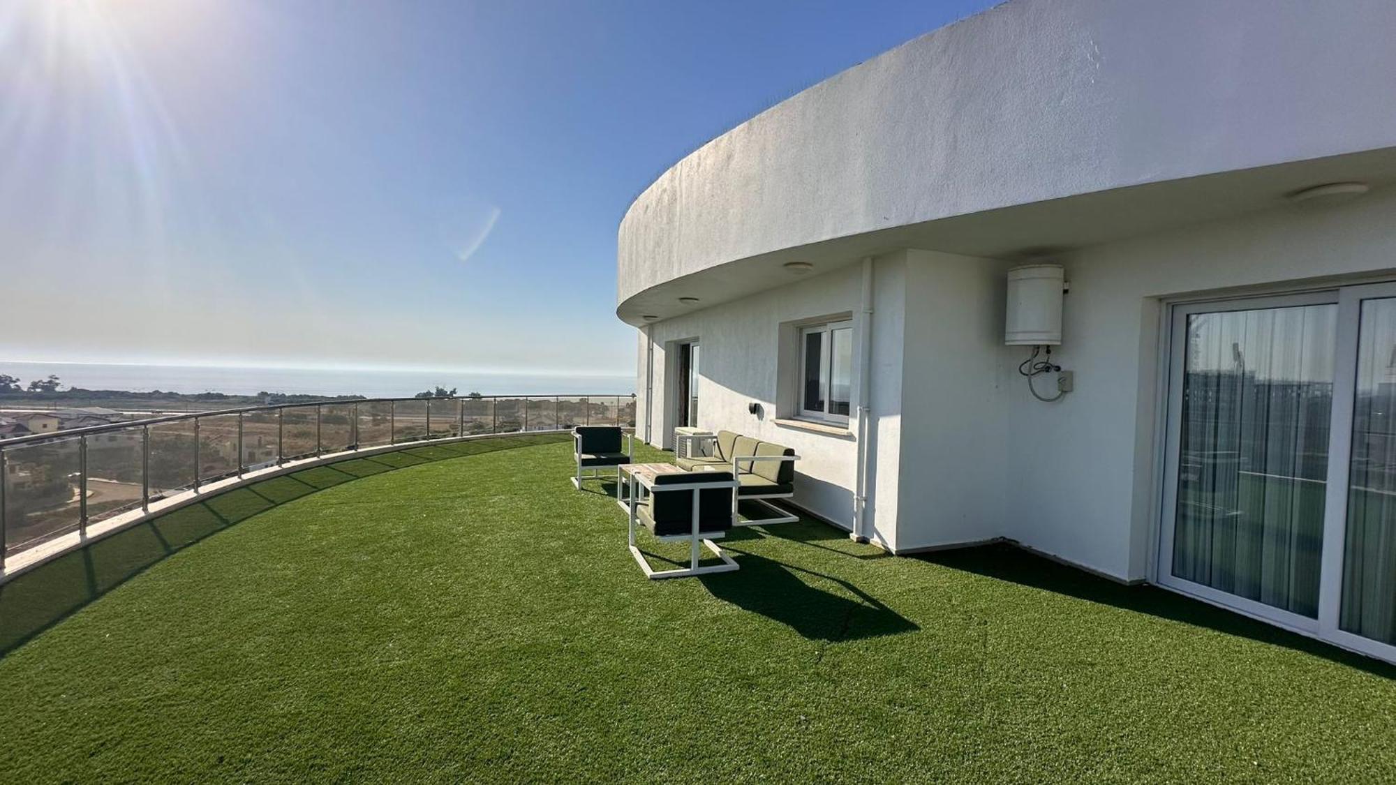 Long Beach Rental Apartments Trikomo Экстерьер фото
